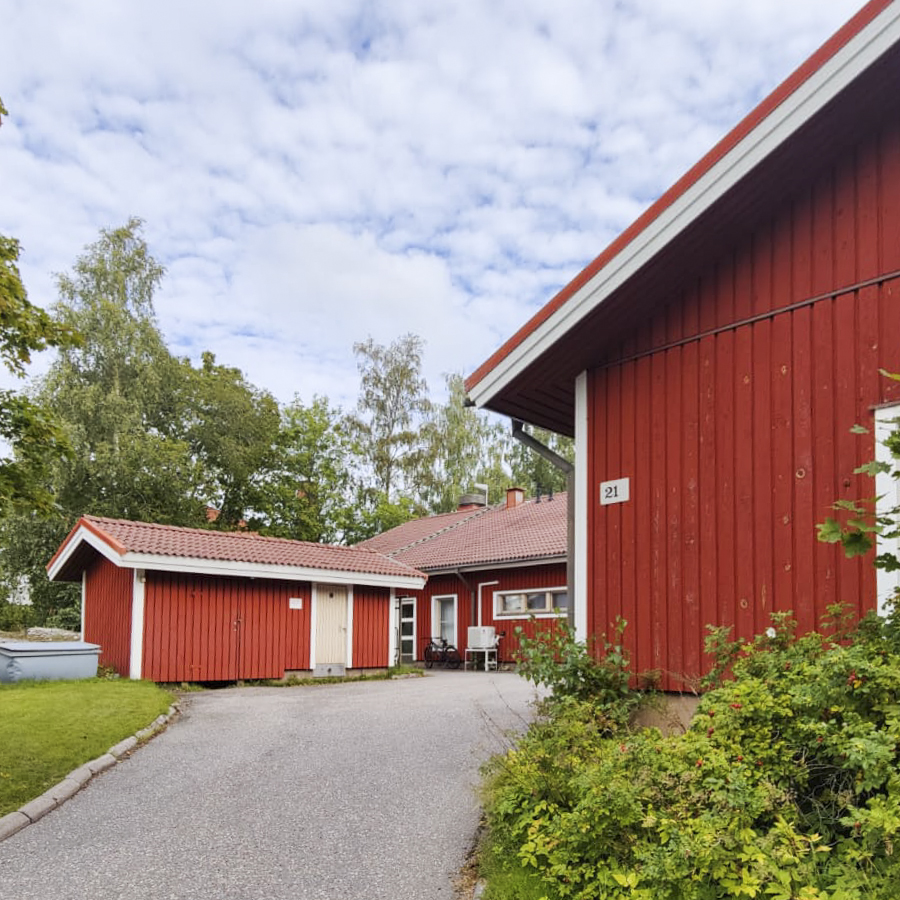 Myllymäen päiväkoti ulkoa kuvattuna.