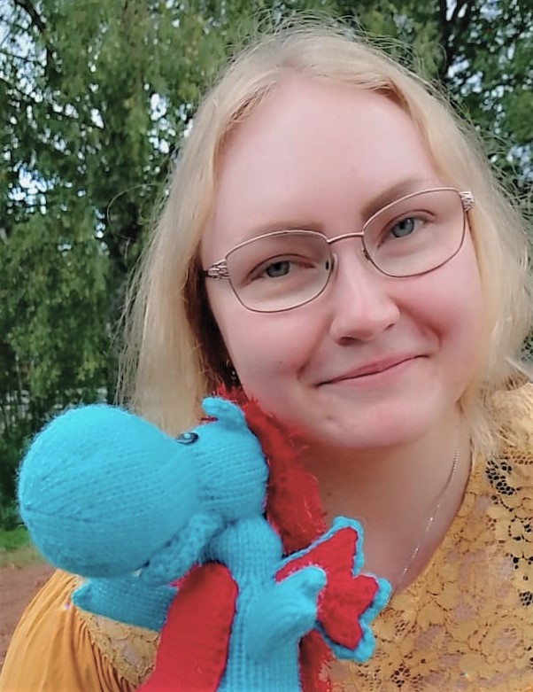 Laura ja virkattu Hehku-lohikäärme