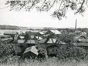 Vallimäeltä kohti satamaa otettu kuva, asuinrakennuksia, Zachariassenin sahan rakennuksia, Kainpirtti, Satamatie.