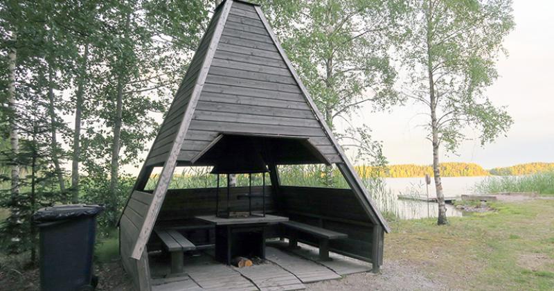 Raulion uimaranta ja grillikota