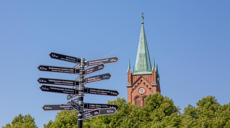 Viitat ja kirkontorni