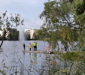 Kalastajat laiturilla