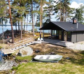 Pirkholman mökki ja ranta