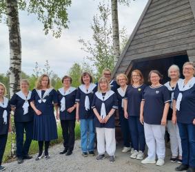 Oppaiden kesäkuva