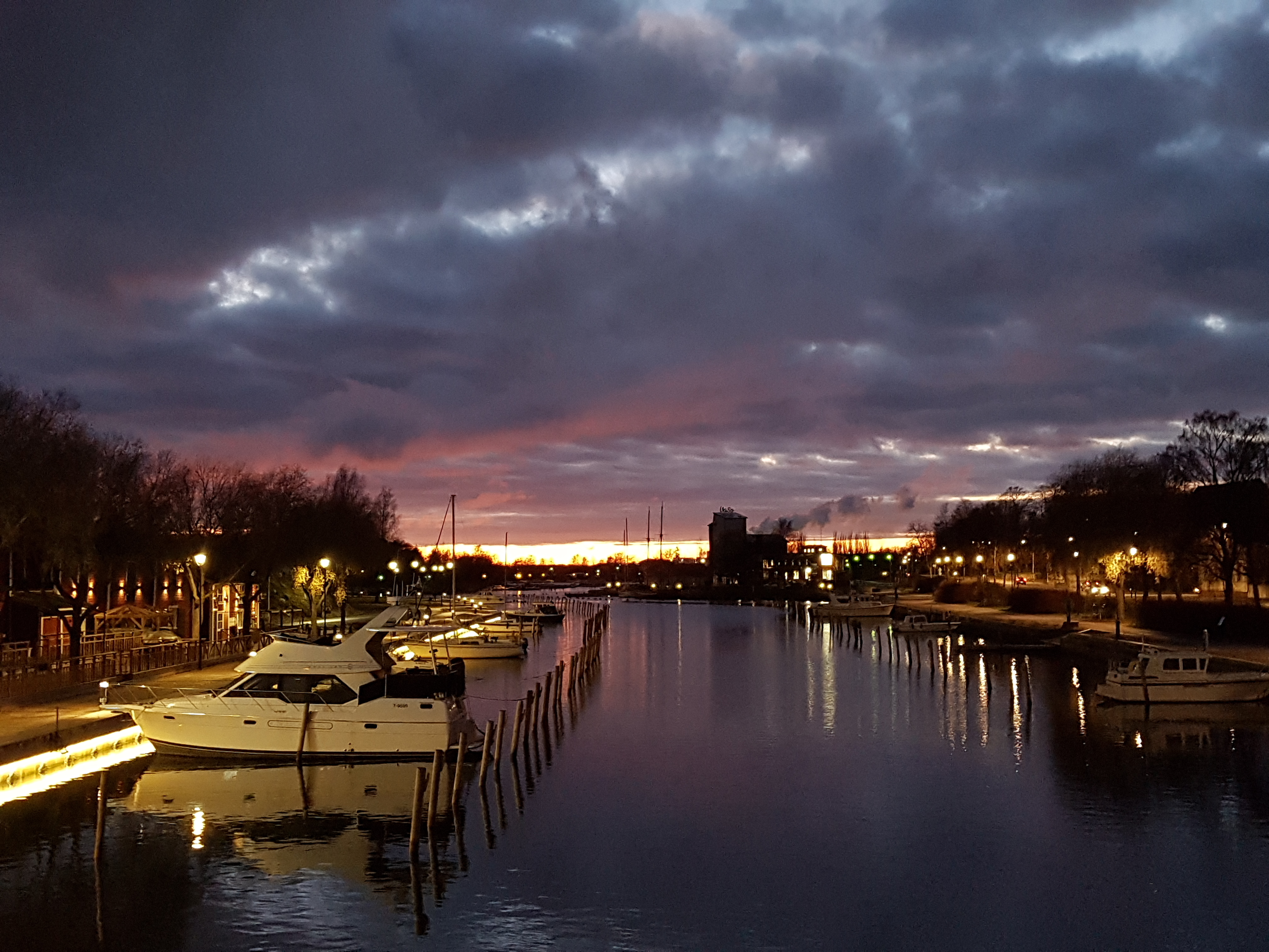 kaupunginlahteaillalla