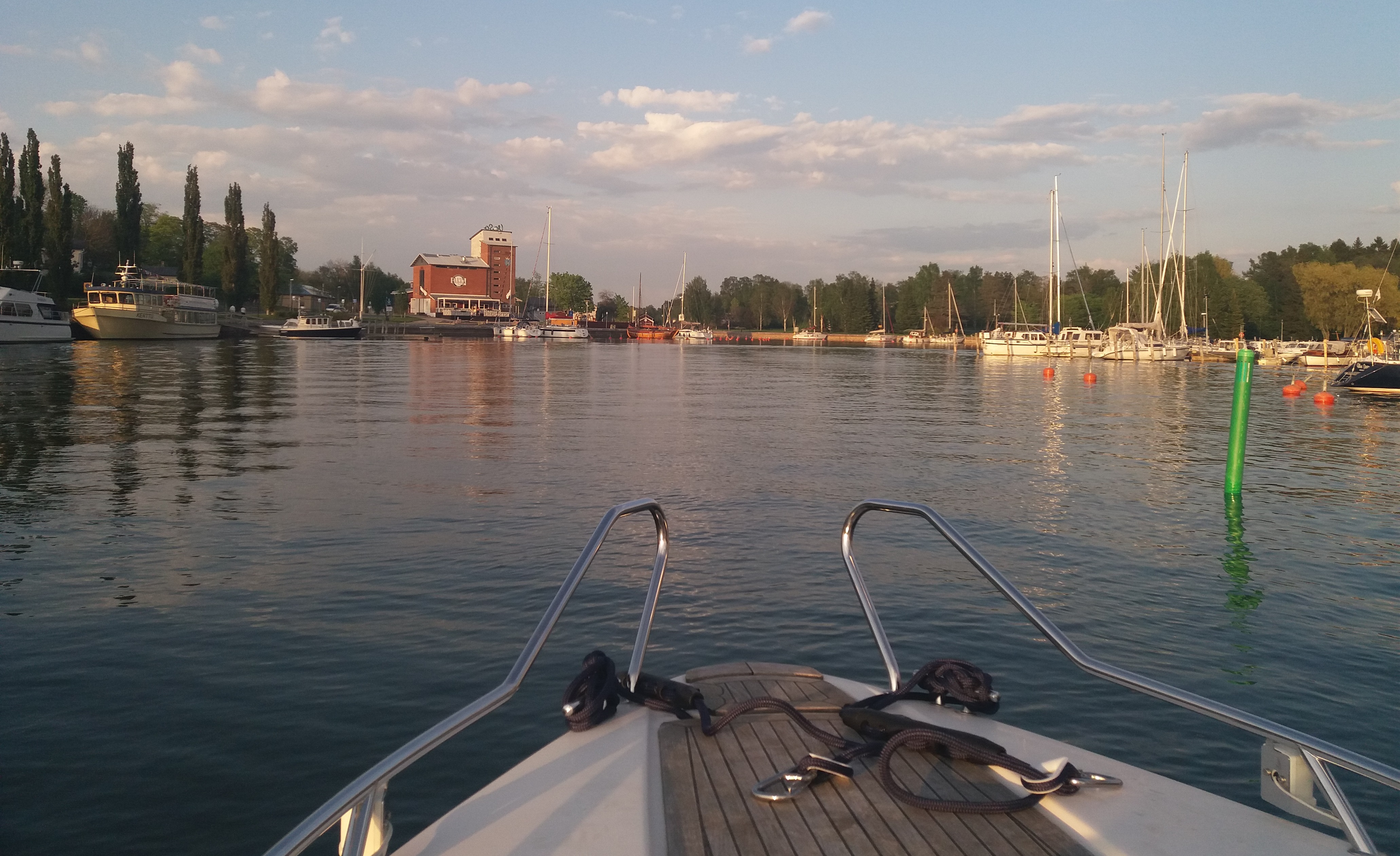 Veneellä Pakkahuoneelle