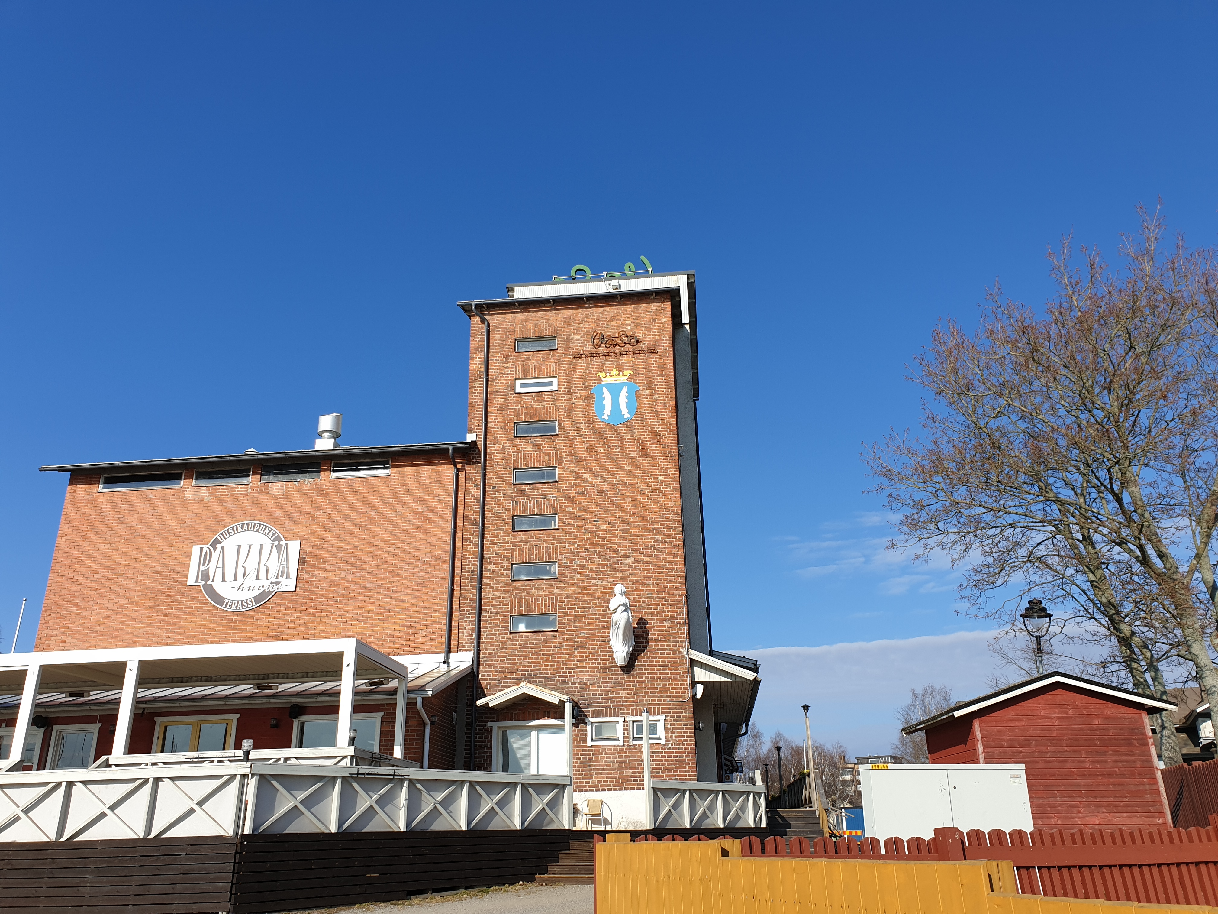 Pakkahuoneen terassi