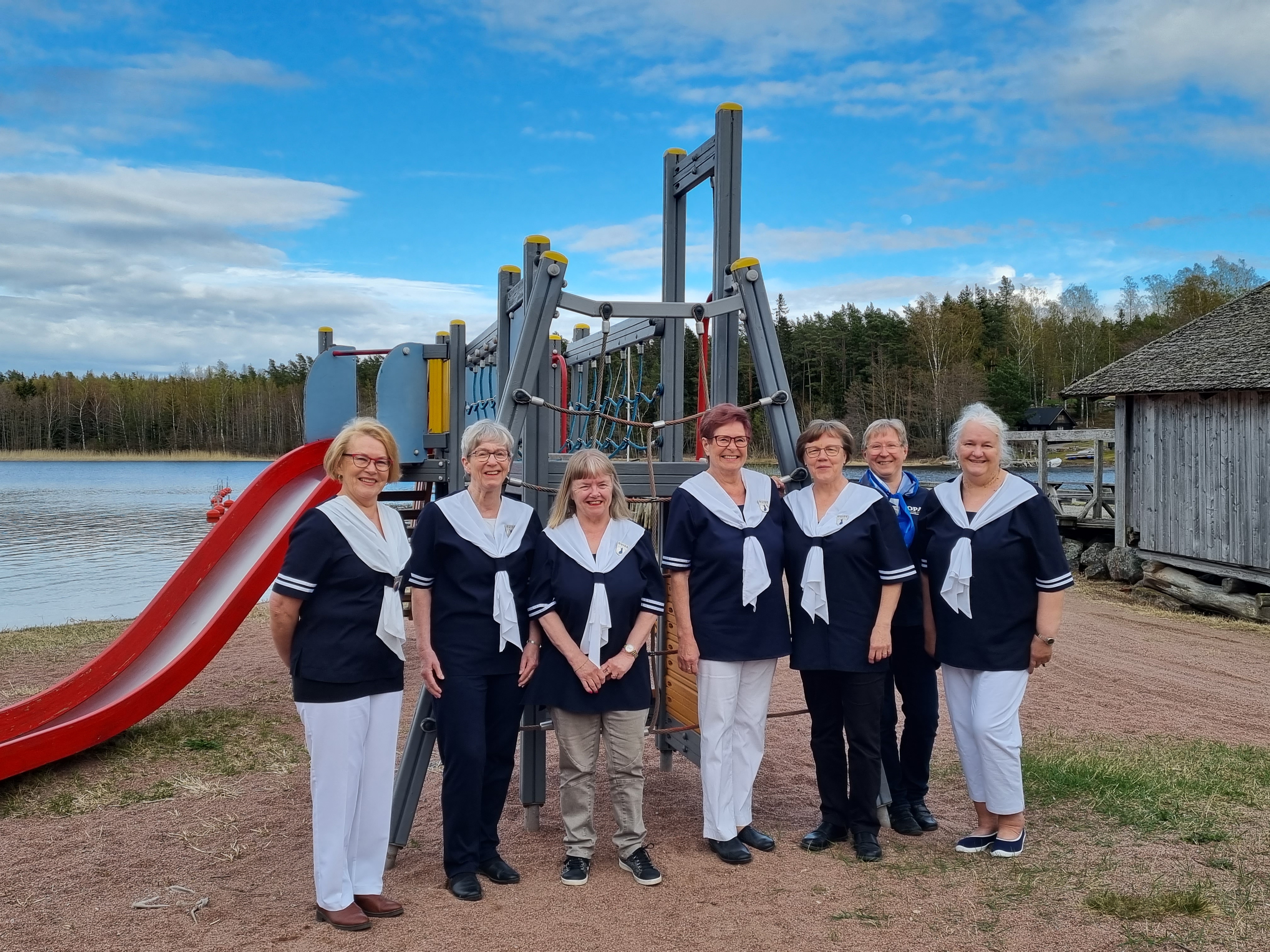 Matkailuoppaat yhteiskuvassa