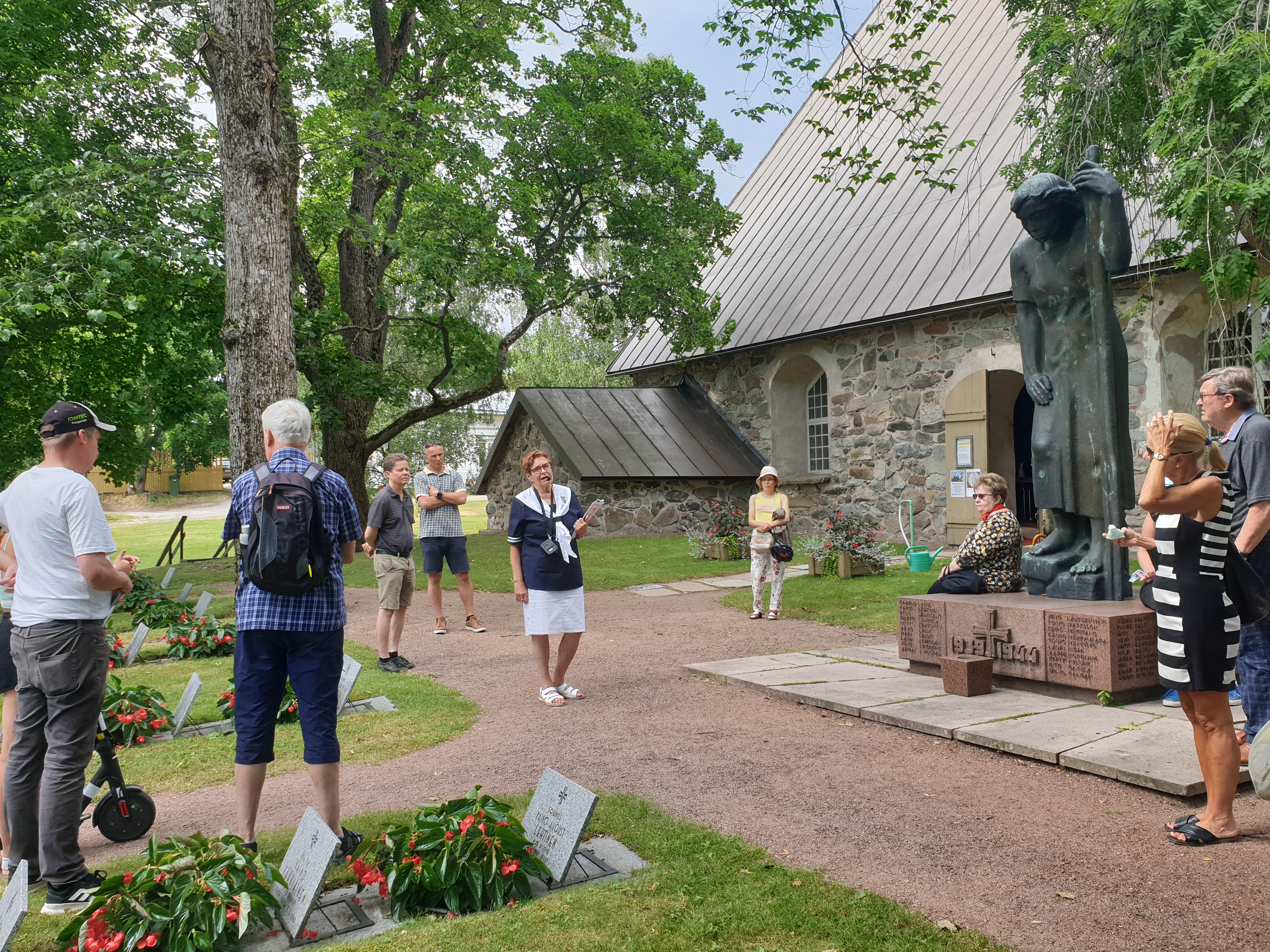 Rauhanopastus vanhalla kirkolla