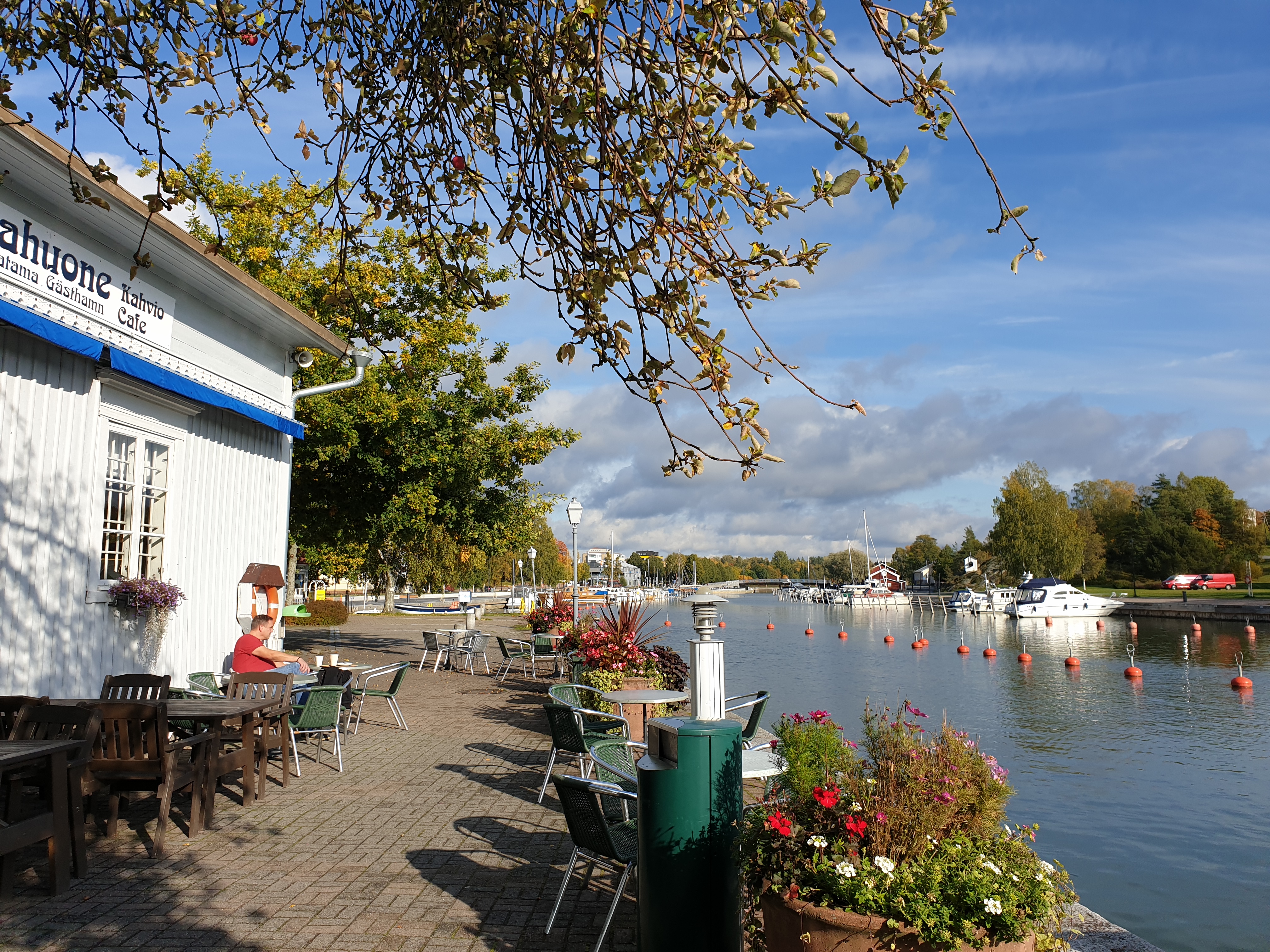 Pakkahuone_syyskuun aurinkoa